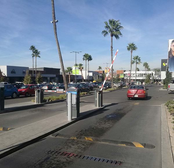 How Do We Use 5G Network Technology To Realize The Senseless Parking Of The Future Parking Lot System?